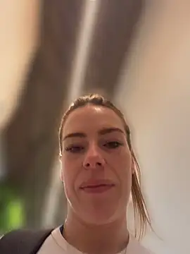 oliviafranciis online show from July 15, 10:36 pm