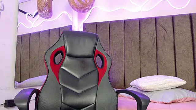 Alektra bryce online show from September 10, 8:20 pm