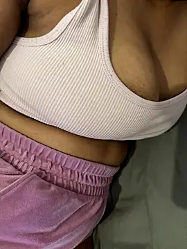 shakybabyx online show from October 18, 9:34 am