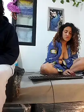 jeans and emma online show from October 12, 2:25 am