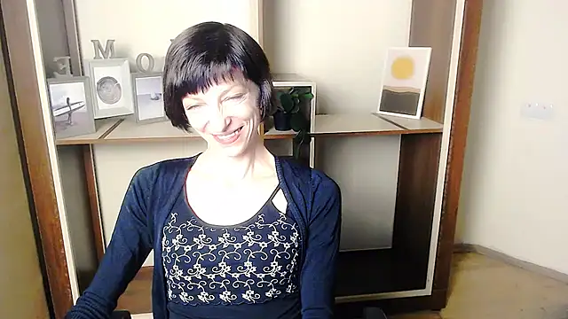  AngeliaFlow  online show from September 16, 7:05 am