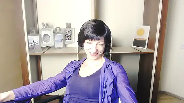  AngeliaFlow  online show from September 18, 7:07 am