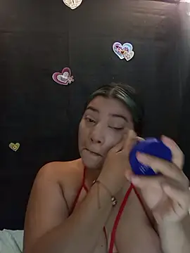 Sophia Brunett online show from April 22, 1:19 pm