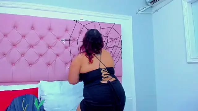 KourtneyEvans online show from October 15, 6:21 pm