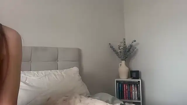 skyejde online show from February 3, 2:00 pm