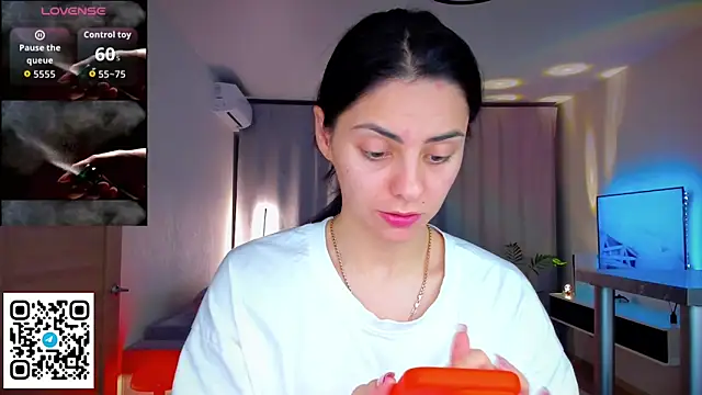 EmiliaZen online show from April 13, 9:37 pm