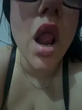 daianaspencer online show from April 8, 10:39 am