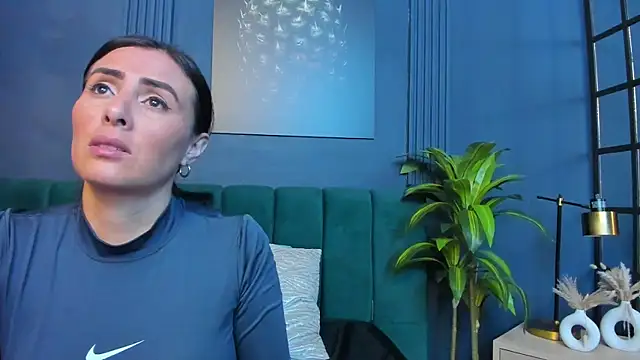 scarlet edwars online show from March 4, 8:26 pm