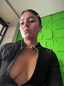 Dulce  Boyd online show from April 9, 2:44 pm