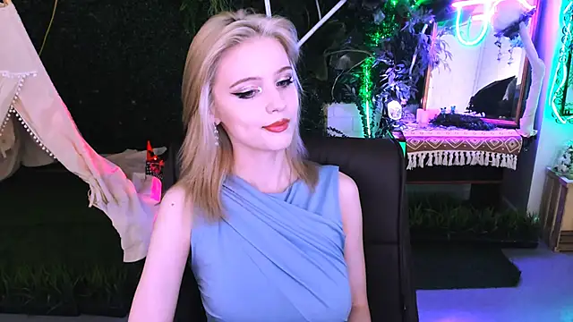 LeonaStane online show from November 28, 6:00 pm