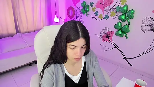 Isabela Fiorelli online show from March 28, 1:21 pm