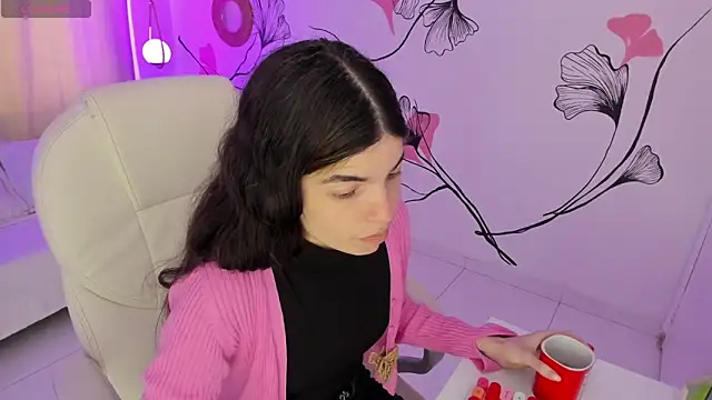 Isabela Fiorelli online show from February 3, 1:05 pm