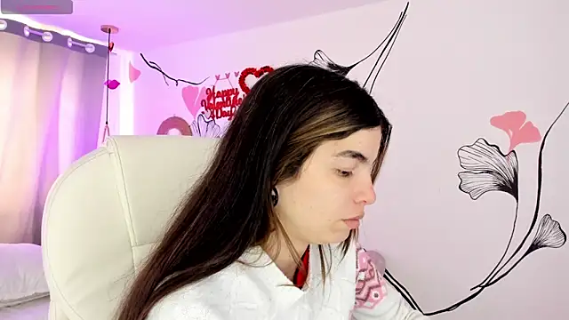 Isabela Fiorelli online show from February 22, 1:23 pm