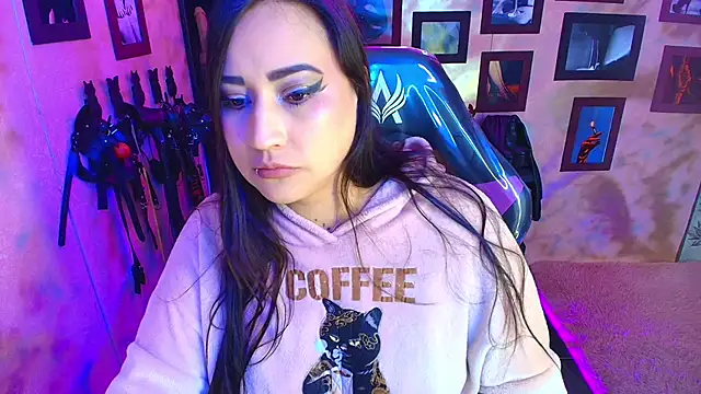 cherryy bombshelll online show from February 6, 6:11 pm