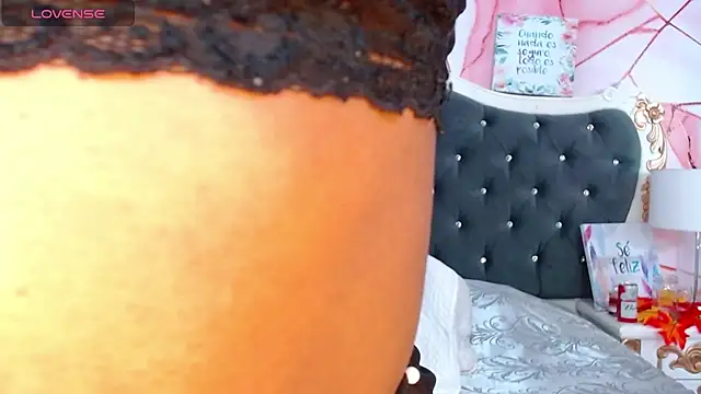 LindaBird online show from October 1, 8:14 pm