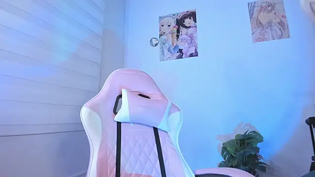 mikusitq  online show from March 17, 2:04 am