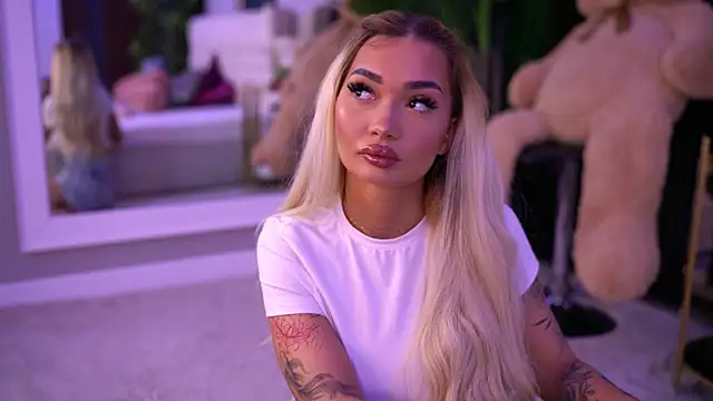 SashaFerrera online show from September 19, 6:40 pm