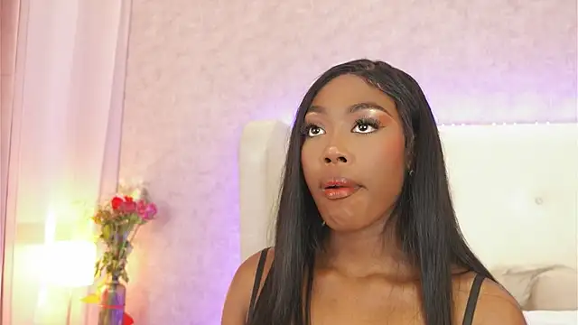 ThianaLopez online show from February 18, 10:42 pm