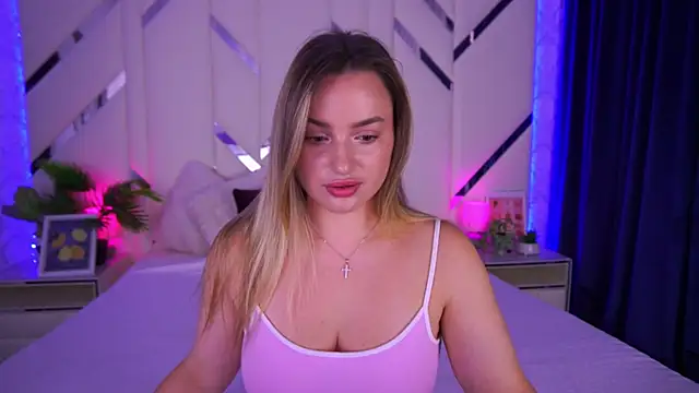 LindsieGreyy online show from September 27, 6:09 am