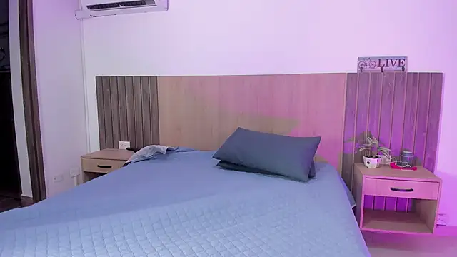 Mia cm online show from September 15, 8:27 pm