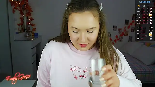 EmilyxxGraces online show from November 17, 2:45 am