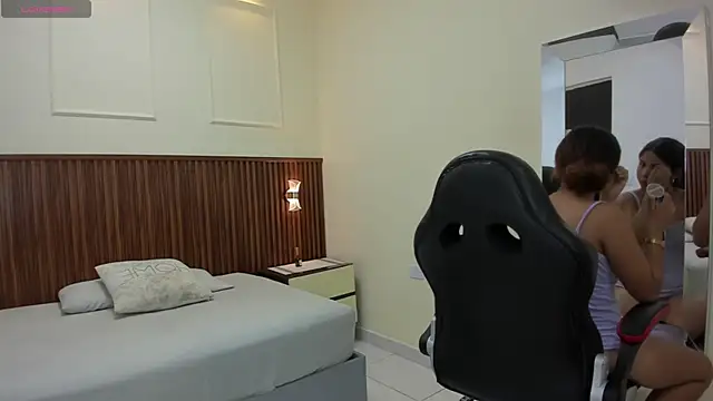 MELINAMARTINS online show from September 22, 4:38 pm