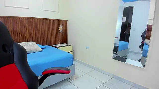 MELINAMARTINS online show from September 17, 7:45 pm