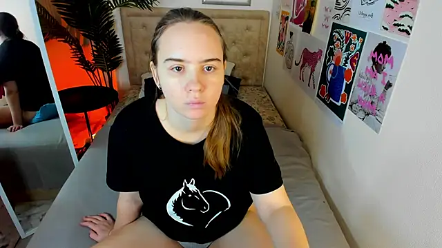 Lika 0ne online show from February 7, 12:42 pm