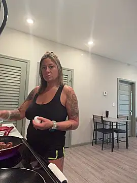 bossyroxy84 online show from March 27, 5:35 pm