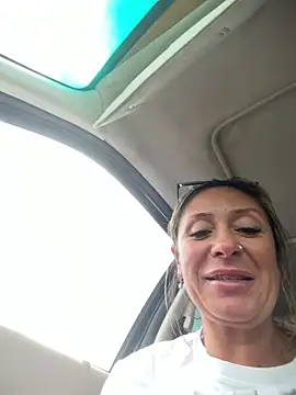 bossyroxy84 online show from April 23, 5:59 pm