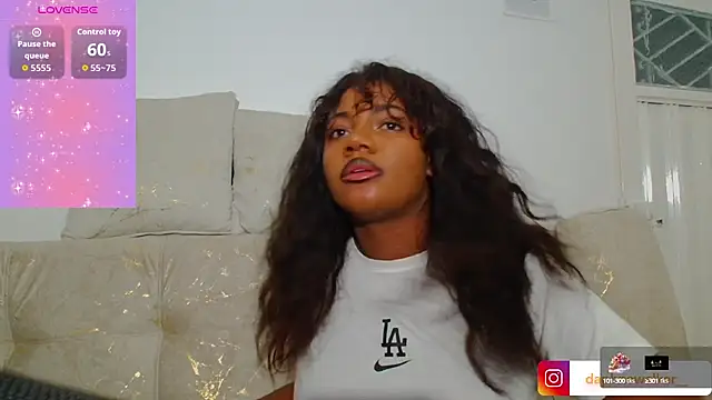 Daphnewalker   online show from October 1, 3:00 am