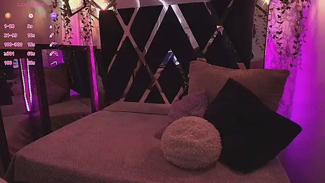 charlotte bluee online show from September 15, 6:48 pm