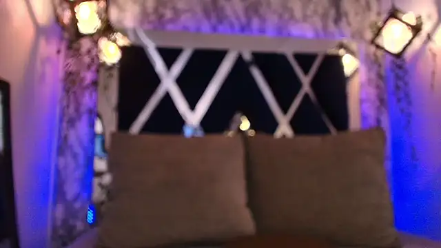 charlotte bluee online show from January 14, 6:46 pm