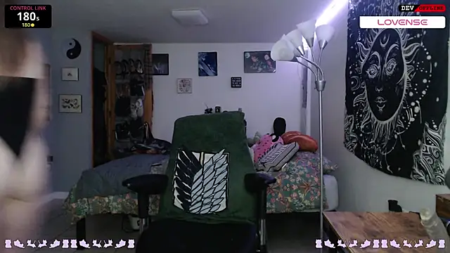 wetwildwhore online show from October 3, 6:02 pm