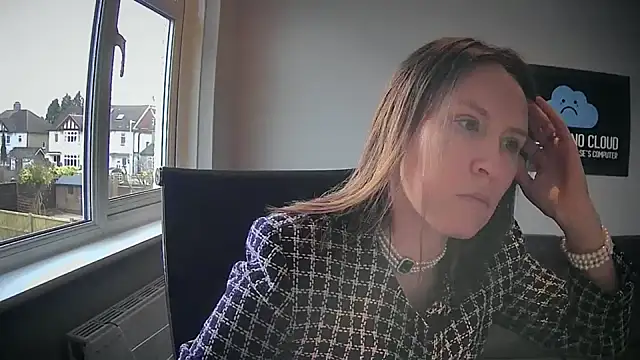 eatmypie69 online show from February 18, 10:03 am