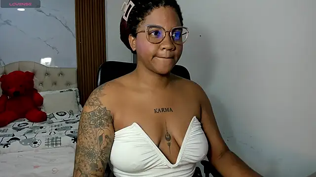 ZahraRose online show from March 23, 8:37 pm