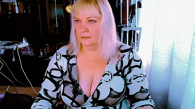 FlowerButterf online show from November 26, 9:10 am