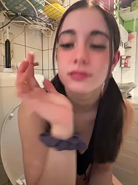 sexymelli18 online show from February 27, 6:19 pm