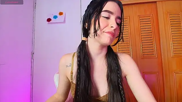 Peach Rose  online show from February 9, 10:45 pm