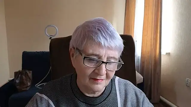 Sandra Snowflake online show from April 21, 11:50 am