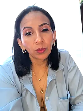 Mrsvictoriaaa online show from March 13, 7:04 pm