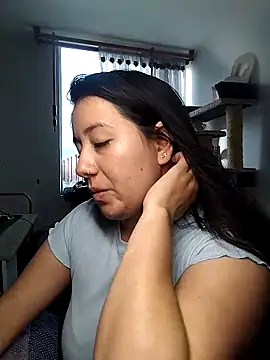 sweetie  annieee online show from September 8, 9:58 pm