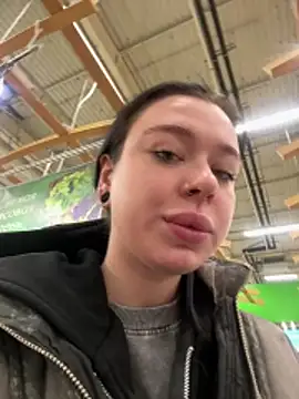 AlishaOfThorns online show from March 11, 9:02 am