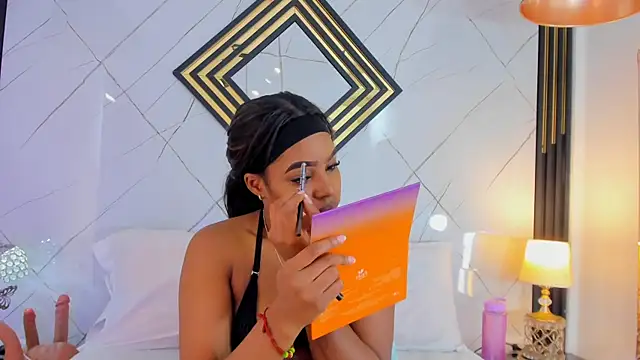 EmilyDiaaz online show from September 26, 12:36 pm