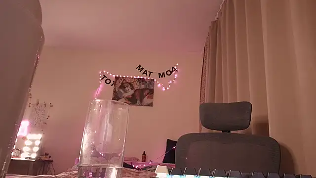 boozekirs  online show from November 26, 3:07 am