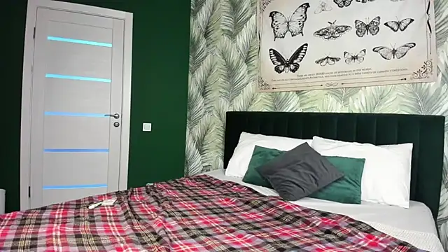 boozekirs  online show from November 24, 3:19 am