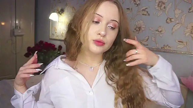 QuennaCoote online show from April 17, 7:21 am