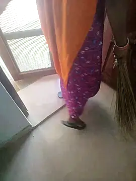 indian couple4 online show from November 3, 3:10 am