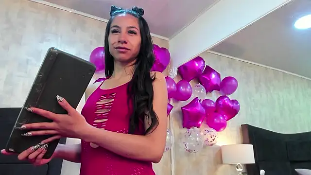 NahomyCarther online show from February 21, 10:05 am