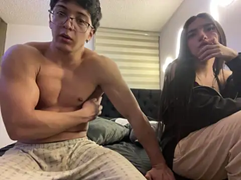 DesireLuxe online show from February 21, 8:15 am